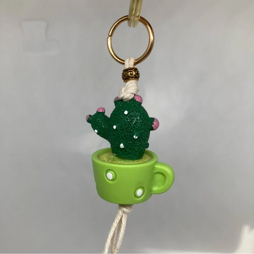 Handcrafted Cactus Macrame Keychain - Picture 6 of 7